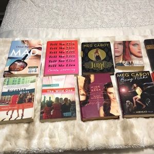 🦋 3/$9 Books 🦋